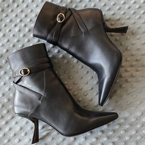 Karl Lagerfeld Paris Karly Black Leather Pointed Toe Boot Size 6